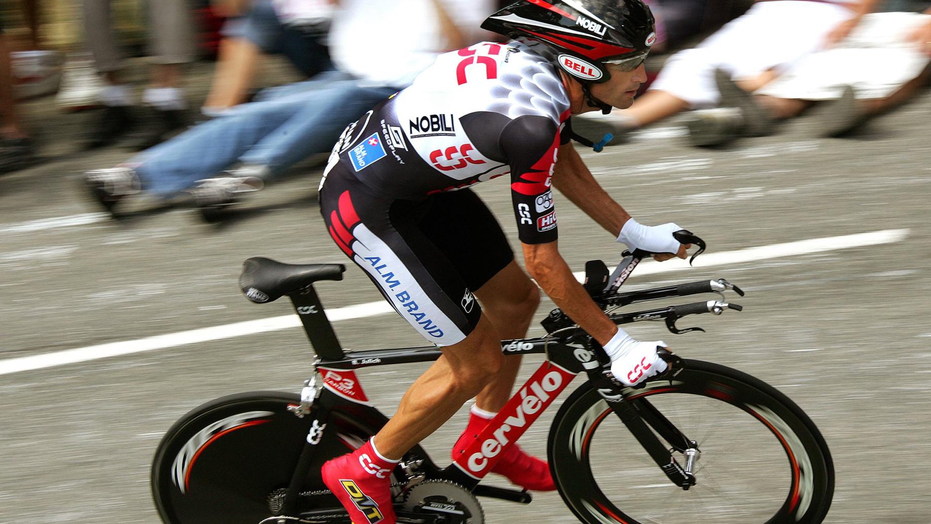 “非凡战术:中锋位置的创新打法揭秘”,中锋实战视频